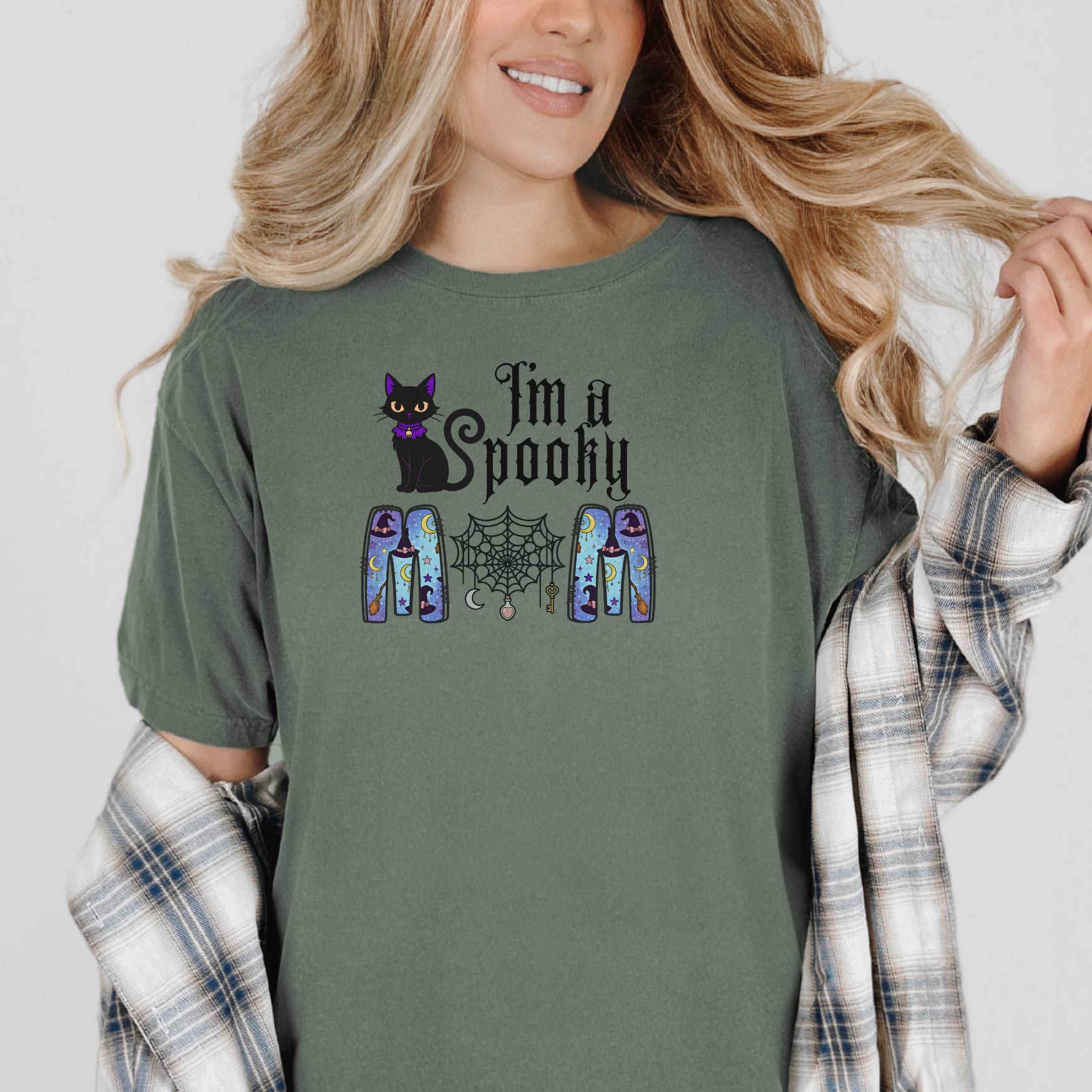 Spooky MOM Halloween Comfort Colors T-Shirt - Black Cat and Witches Hats